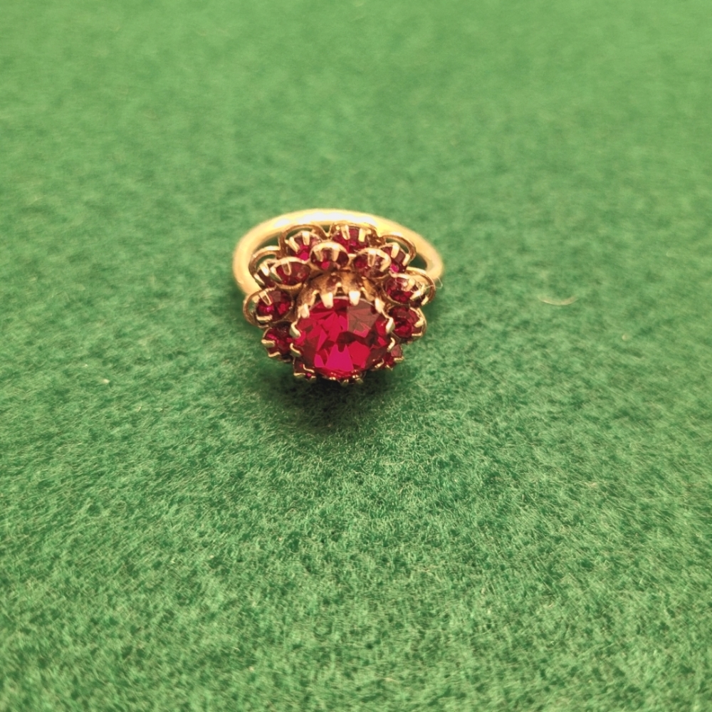 Sarah Coventry vintage ring